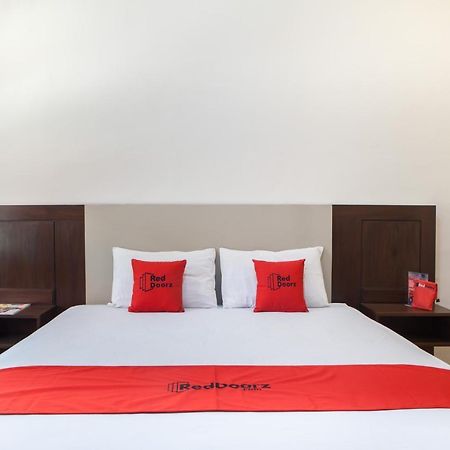 בניוואנגי Reddoorz Plus Near Mall Roxy Banyuwangi מראה חיצוני תמונה
