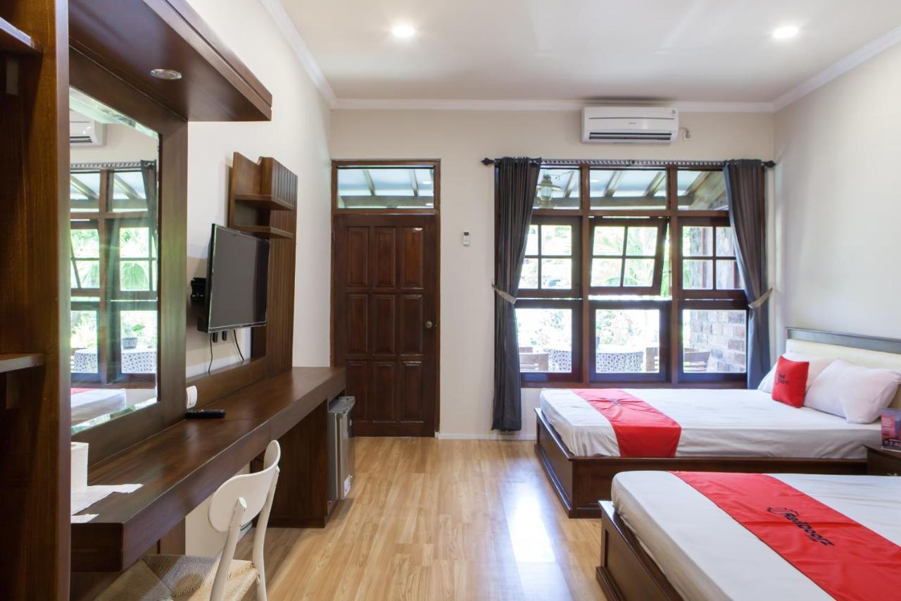 בניוואנגי Reddoorz Plus Near Mall Roxy Banyuwangi מראה חיצוני תמונה