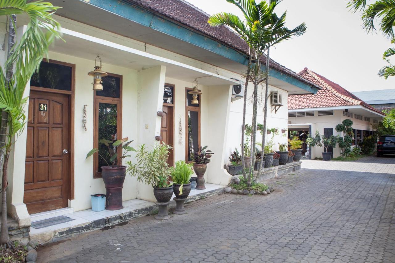 בניוואנגי Reddoorz Plus Near Mall Roxy Banyuwangi מראה חיצוני תמונה