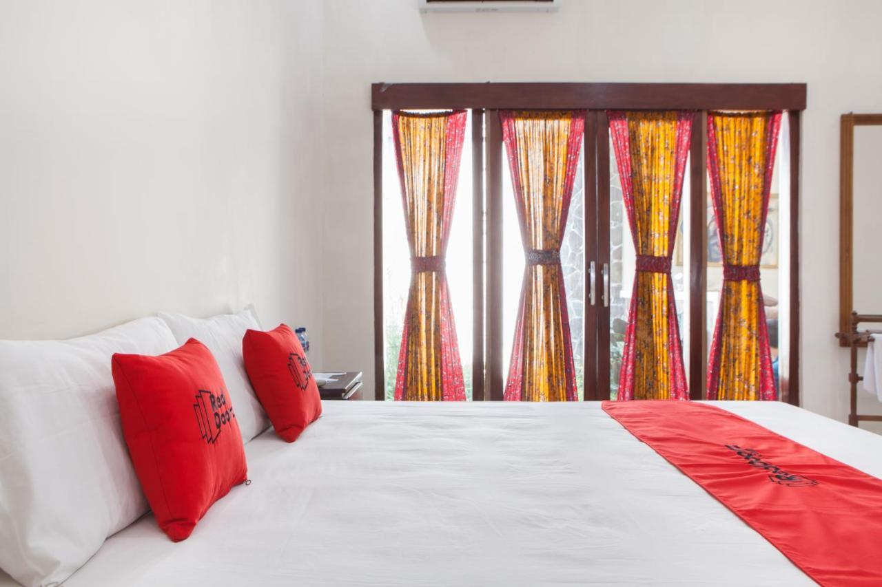 בניוואנגי Reddoorz Plus Near Mall Roxy Banyuwangi מראה חיצוני תמונה
